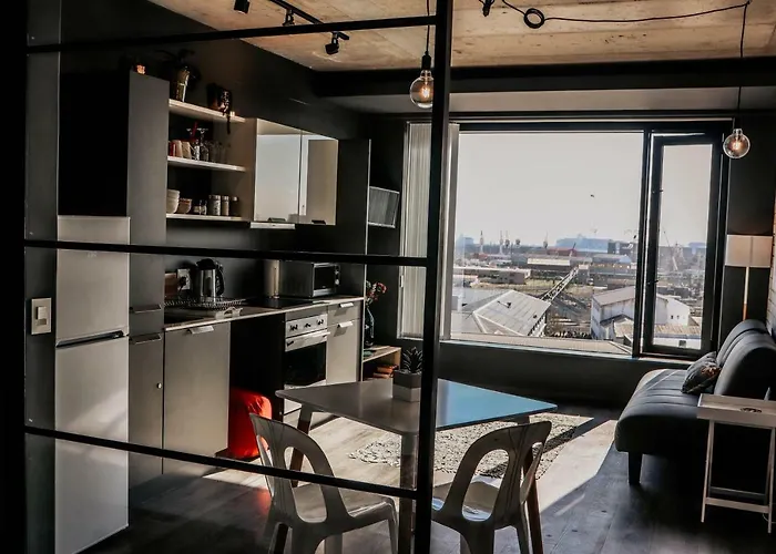 Wex1 - Modern,Wifi,Netflix,Gym,Pool, Secure Parking