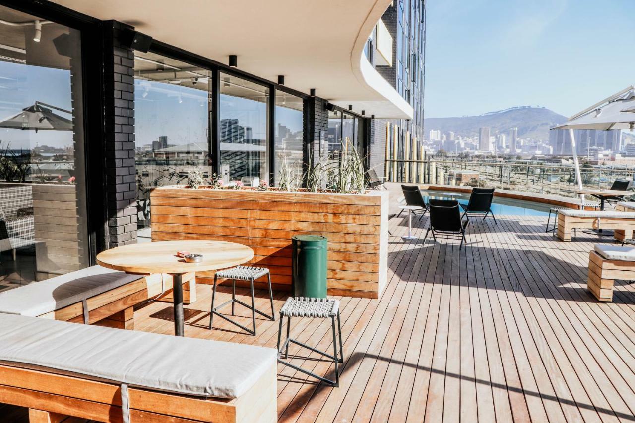 Wex1 - Modern,wifi,netflix,gym,pool, Secure Parking Apartment *